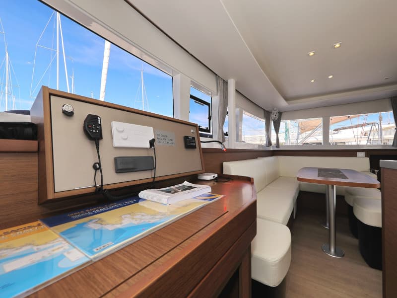 Lagoon 450 - photo 9