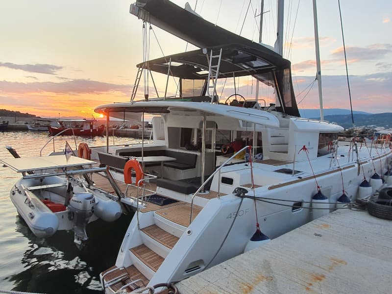 Lagoon 450 Fly - photo 17