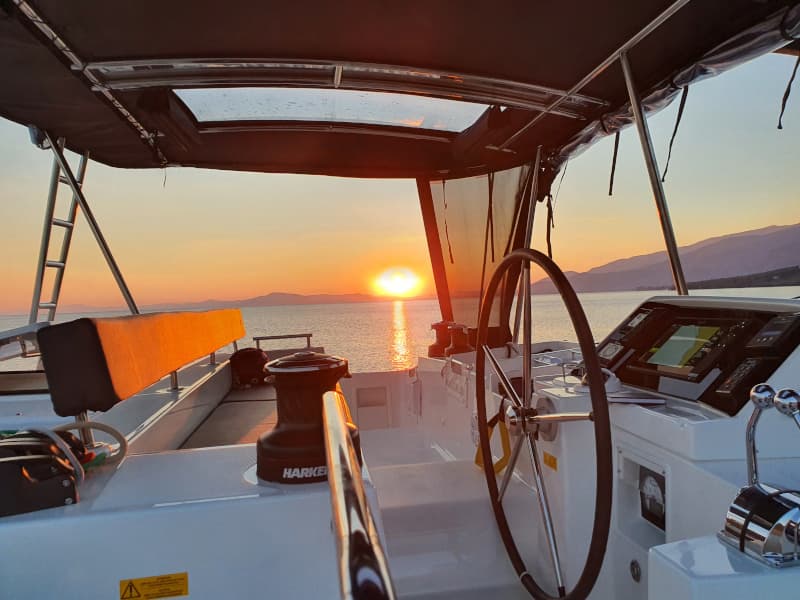 Lagoon 450 Fly - photo 12