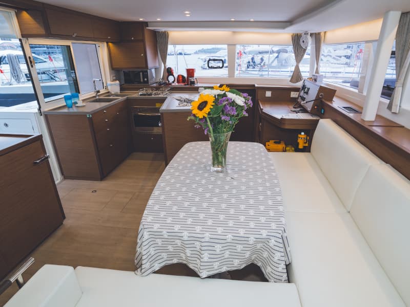 Lagoon 450 Fly - photo 9