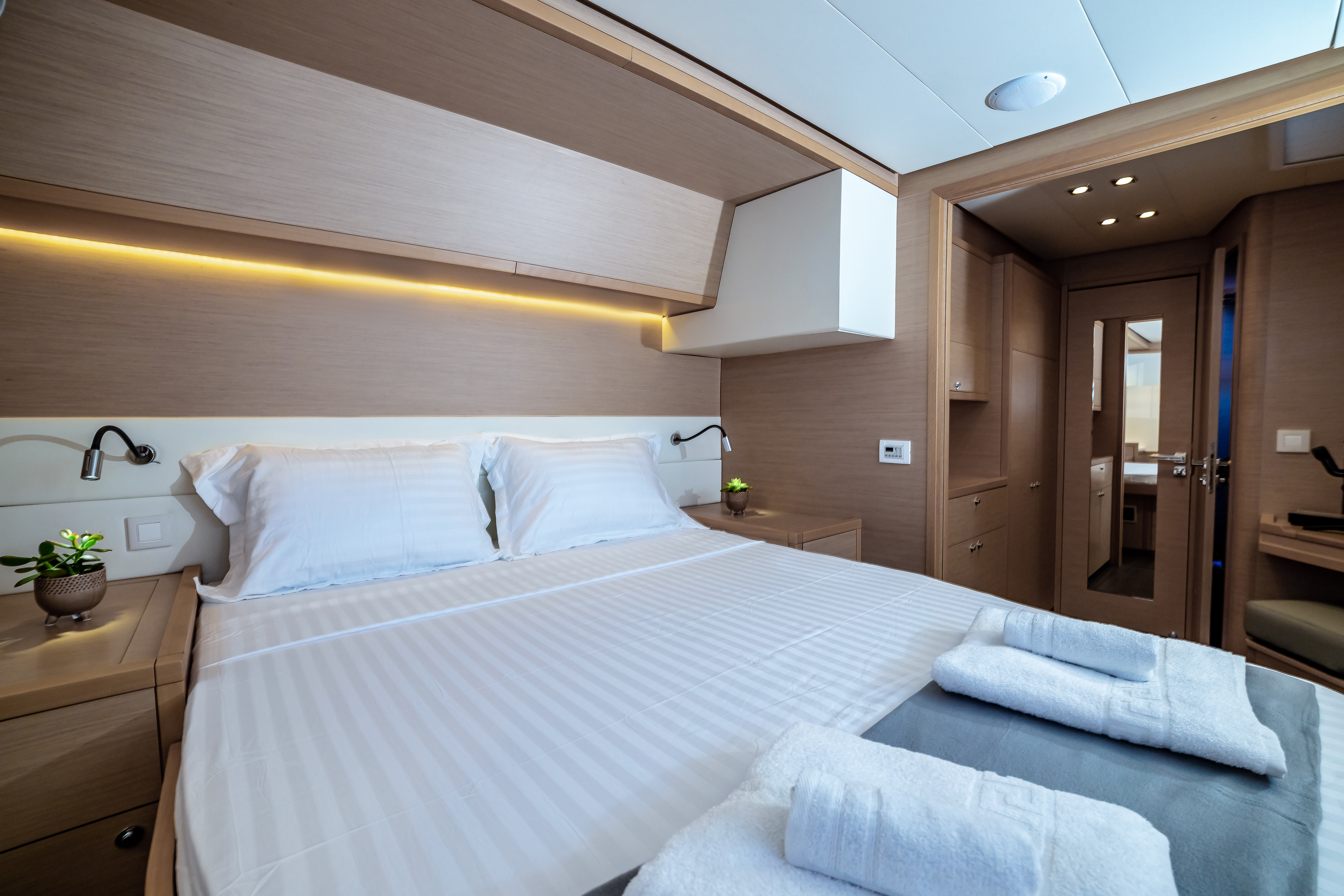 Lagoon 52 - photo 12