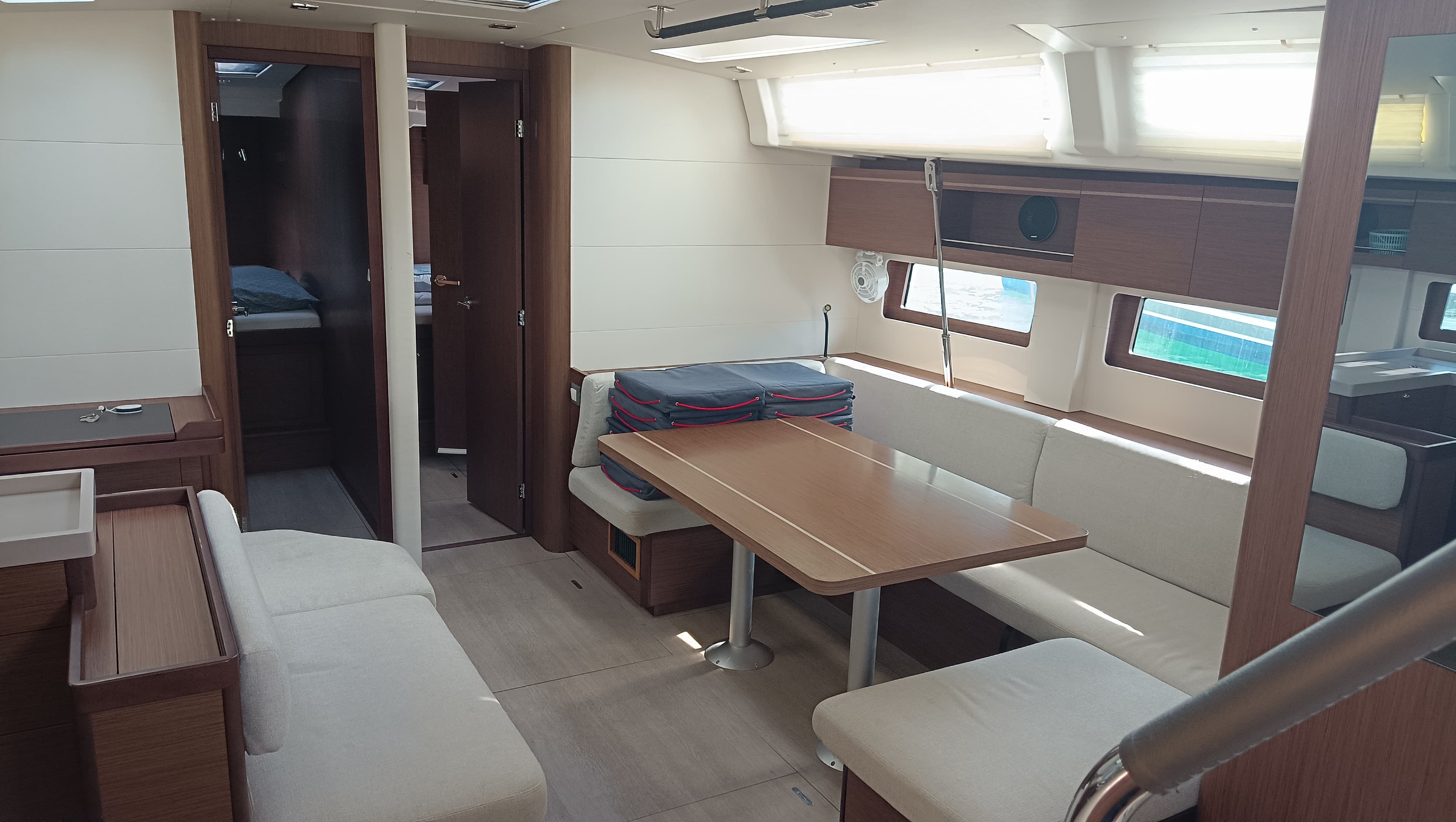 Oceanis 51.1 - photo 11