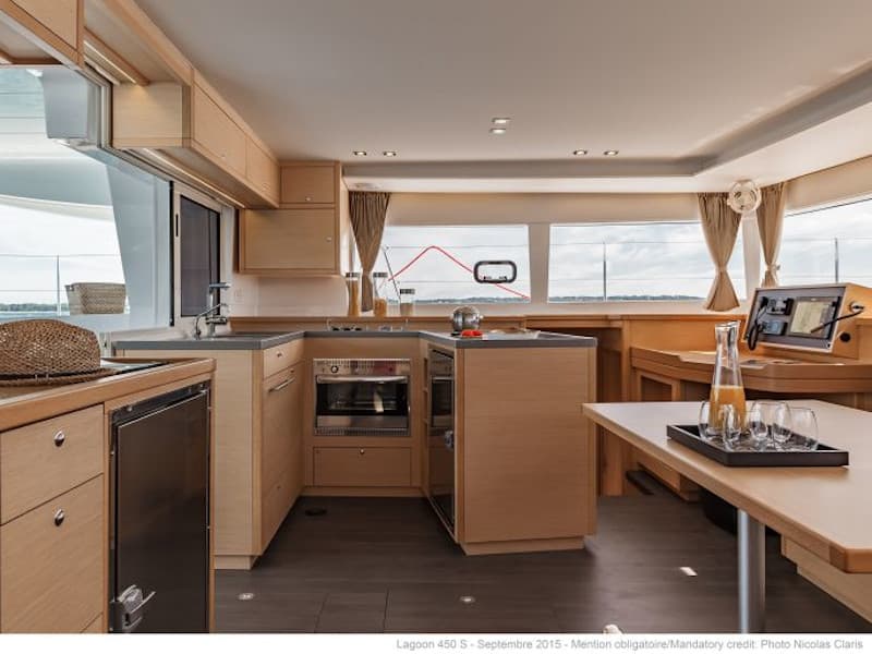 Lagoon 450 Fly - photo 16