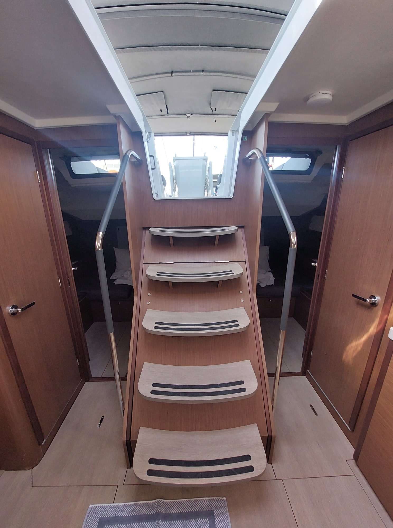 Oceanis 51.1 - photo 10