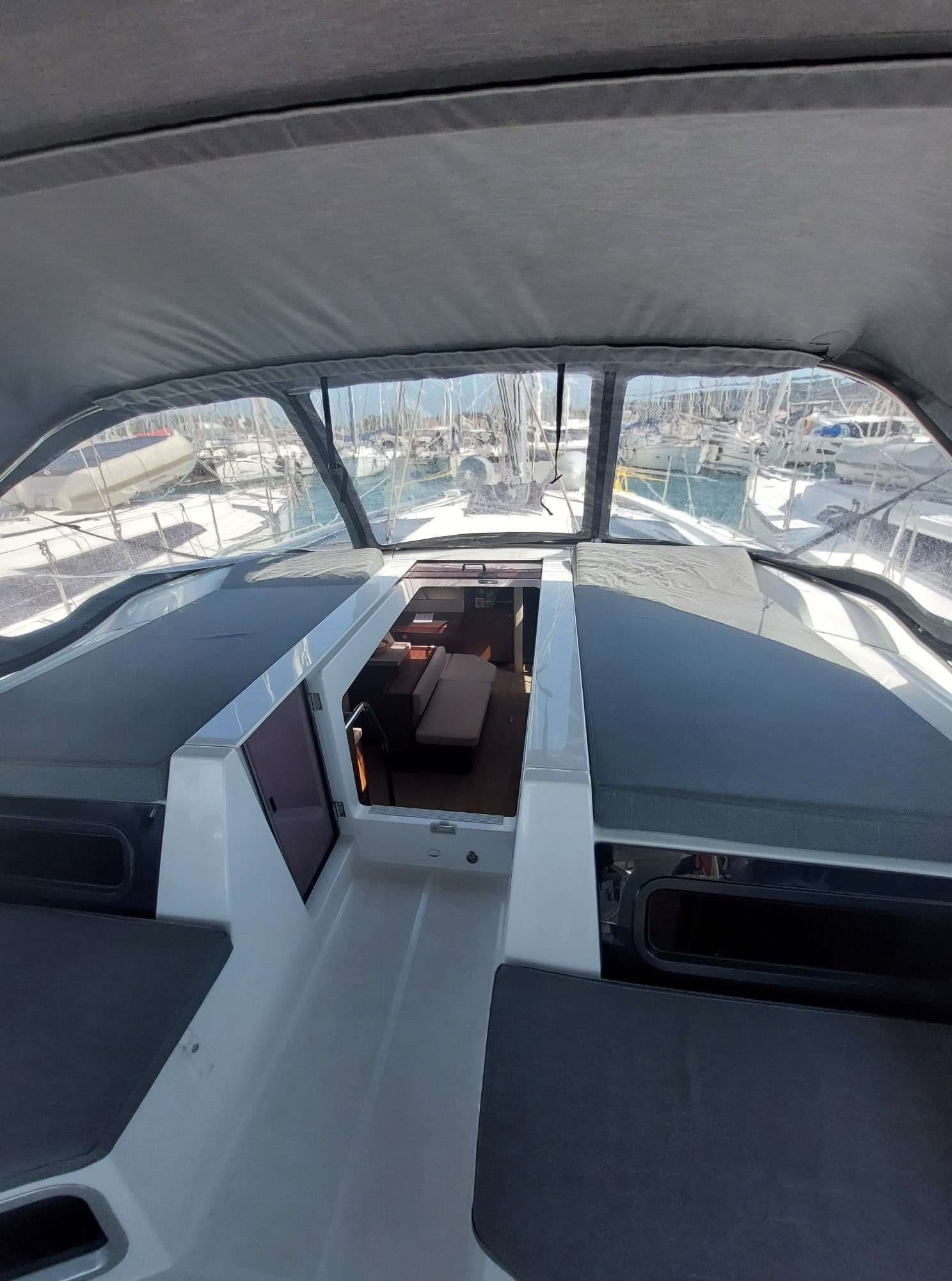 Oceanis 51.1 - photo 6