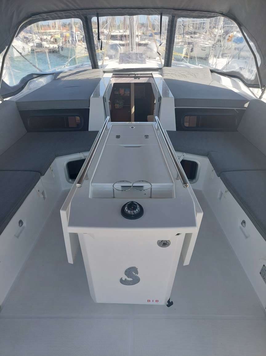 Oceanis 51.1 - photo 14