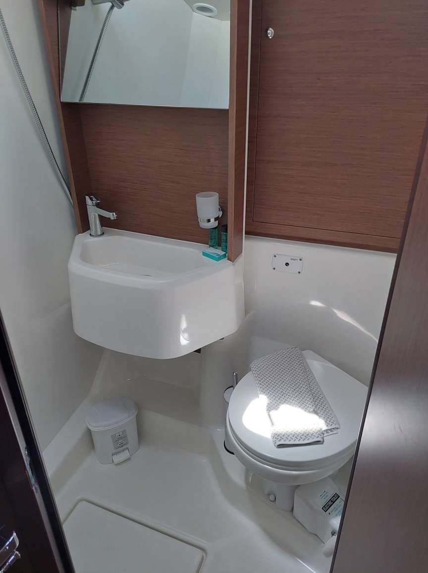 Oceanis 51.1 - photo 10