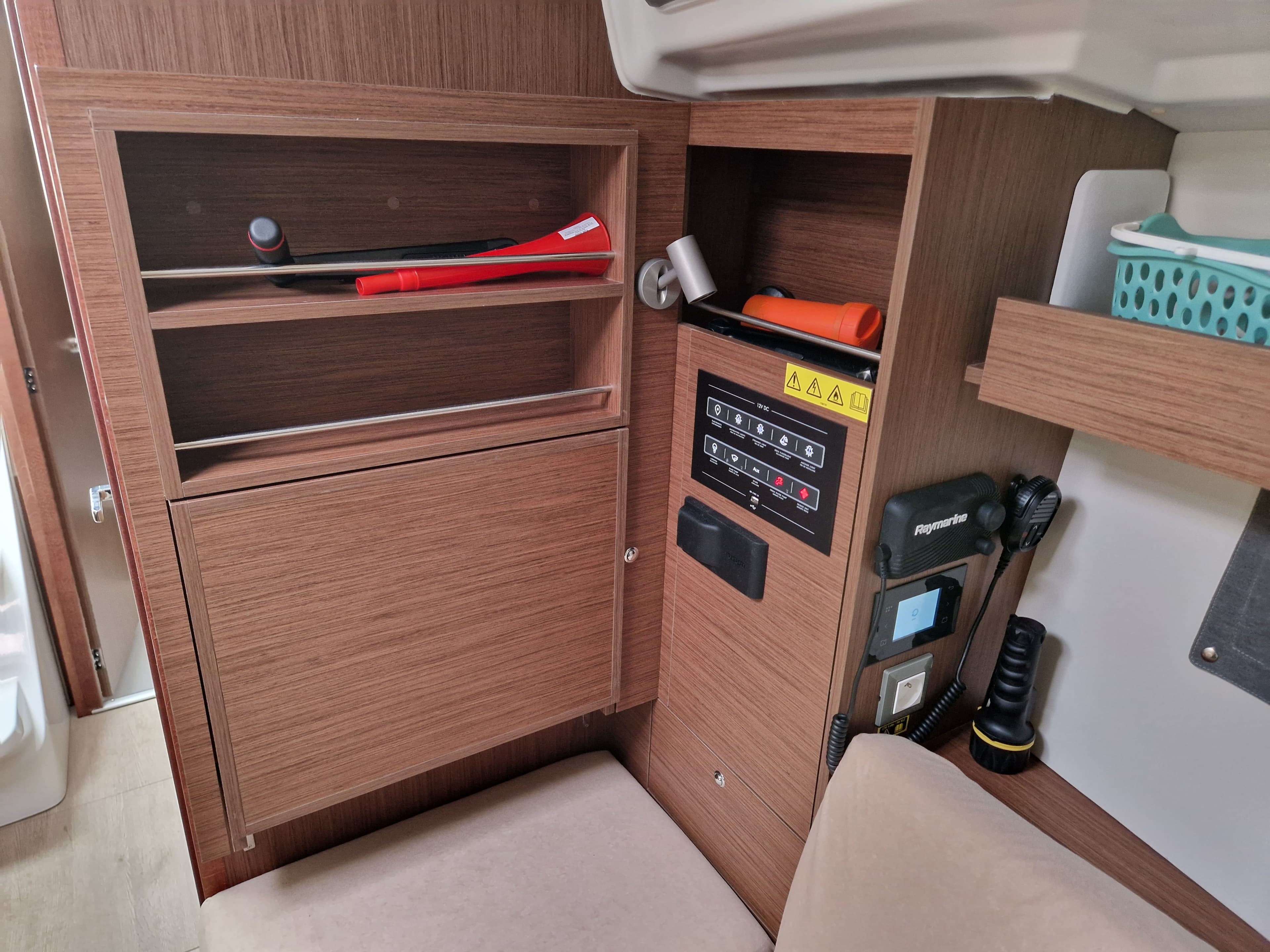 Oceanis 34.1 - photo 10