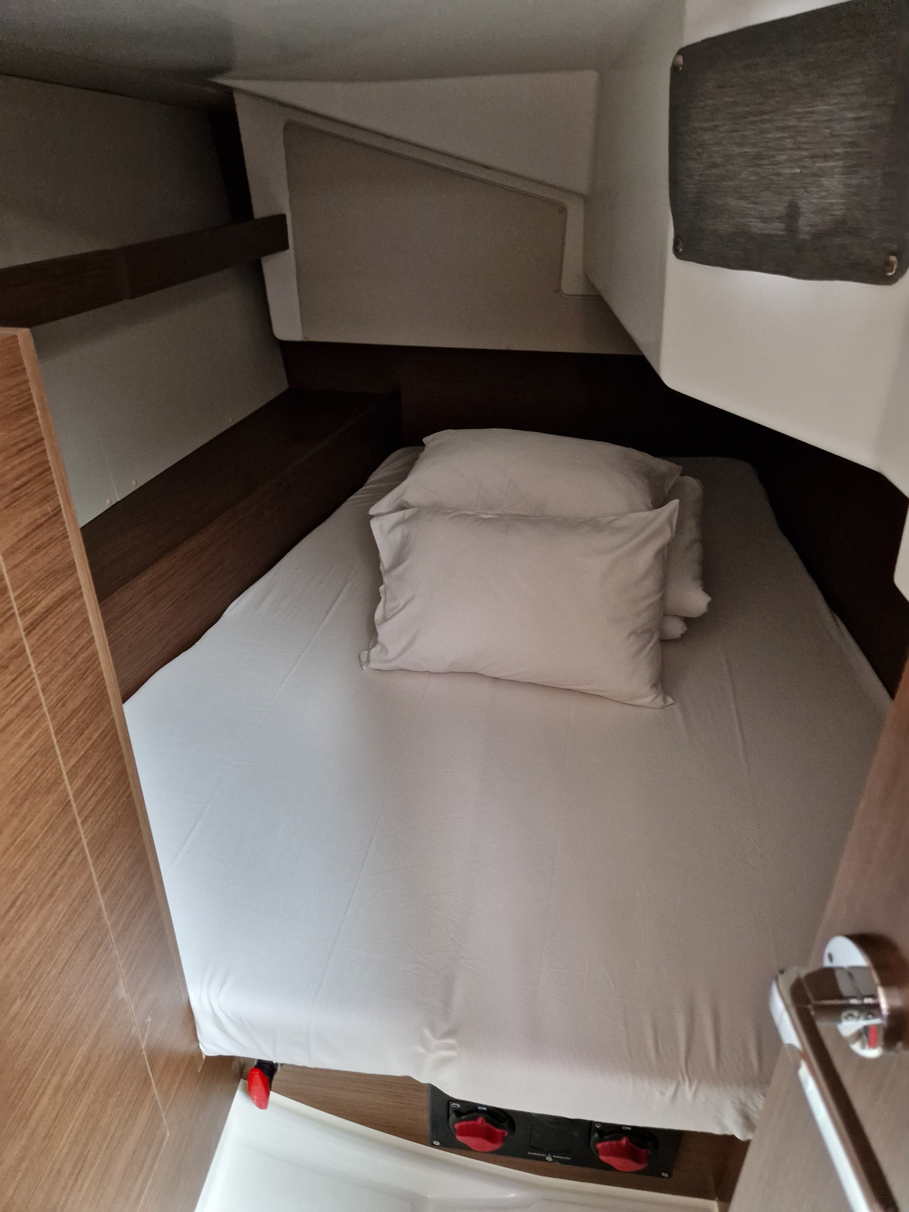 Oceanis 34.1 - photo 14