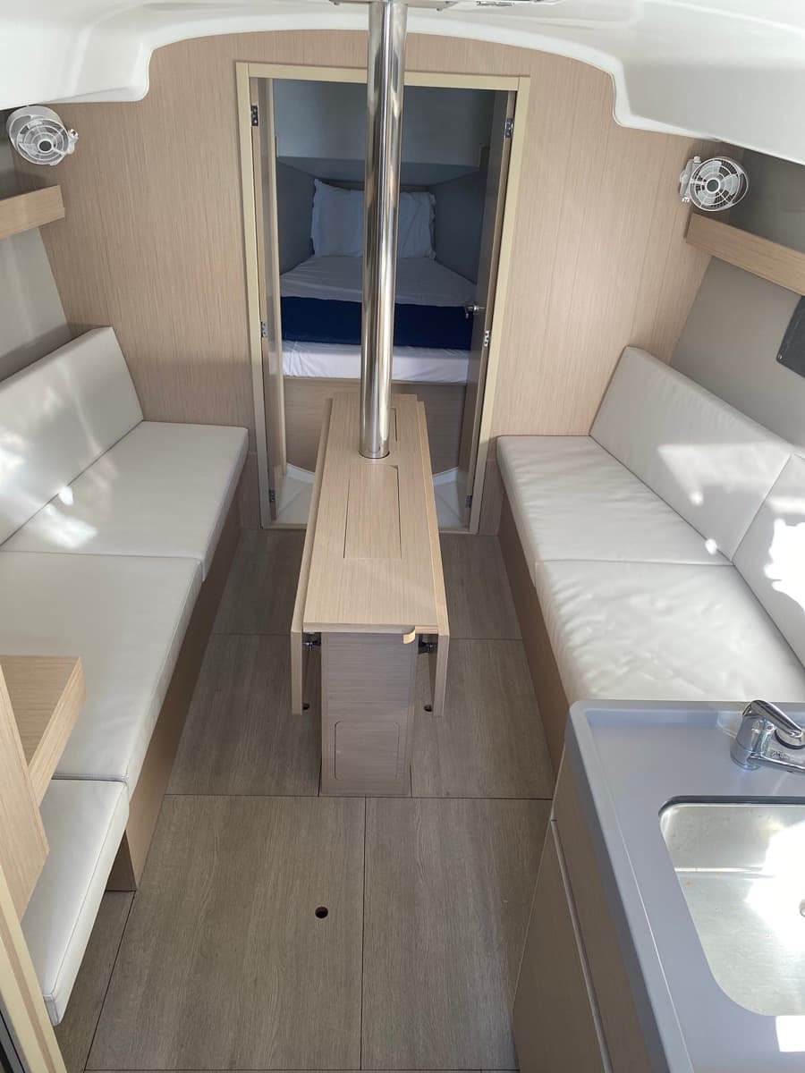 Oceanis 34.1 - photo 7