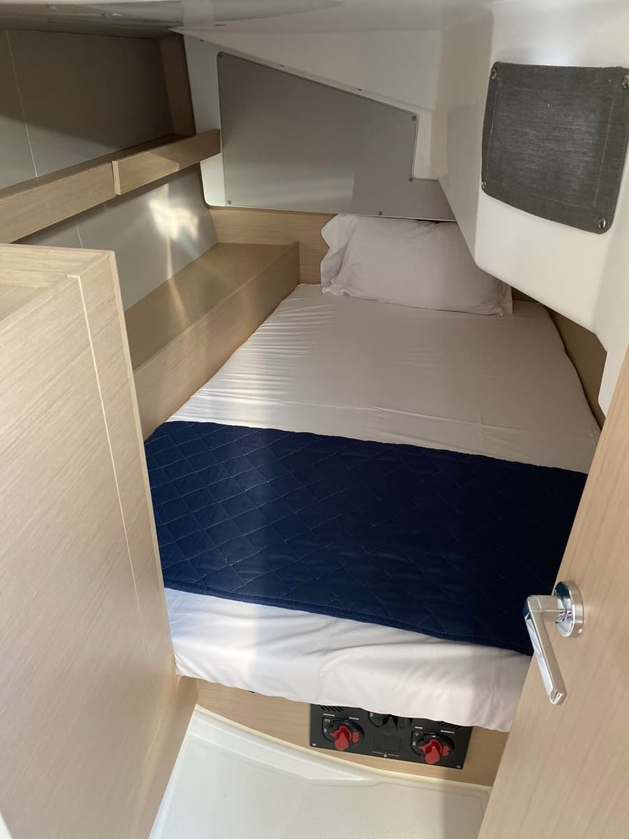 Oceanis 34.1 - photo 7