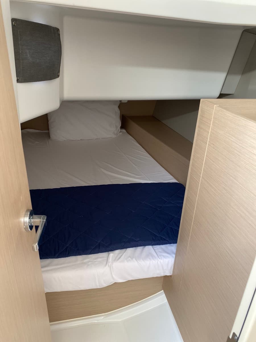 Oceanis 34.1 - photo 12