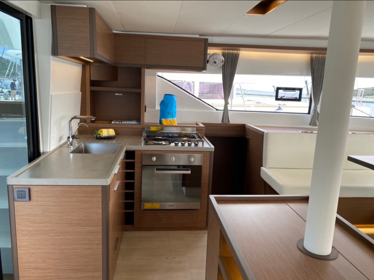 Lagoon 50 - photo 11