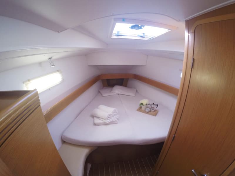 Sun Odyssey 42DS - photo 8