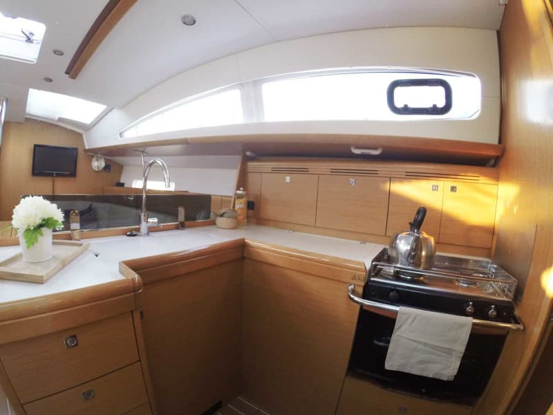 Sun Odyssey 42DS - photo 12