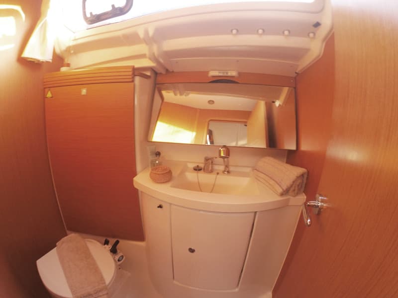 Sun Odyssey 42DS - photo 19
