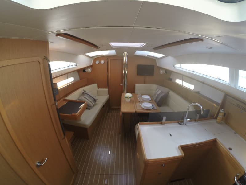 Sun Odyssey 42DS - photo 7