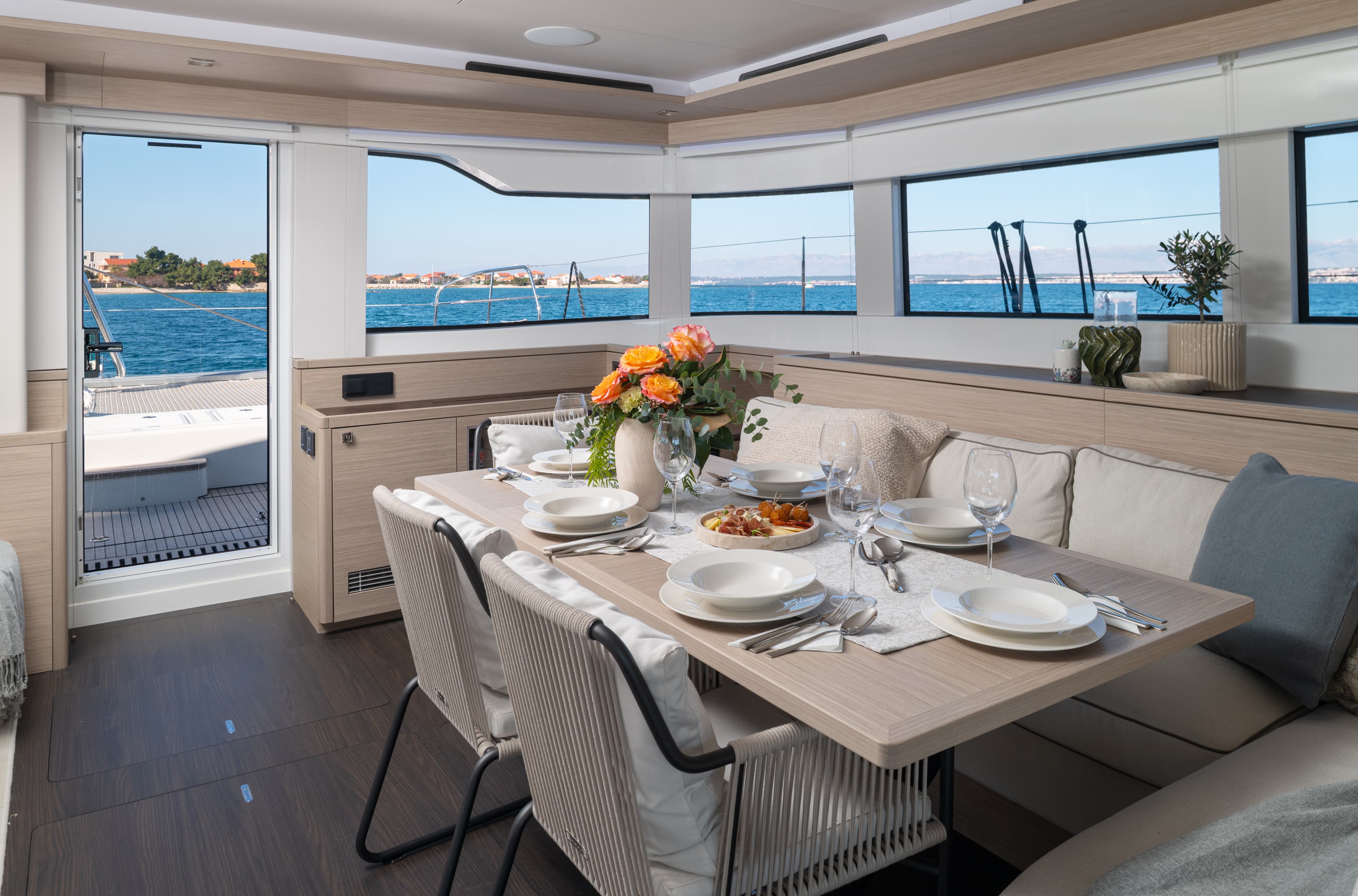 Lagoon 60 - photo 20