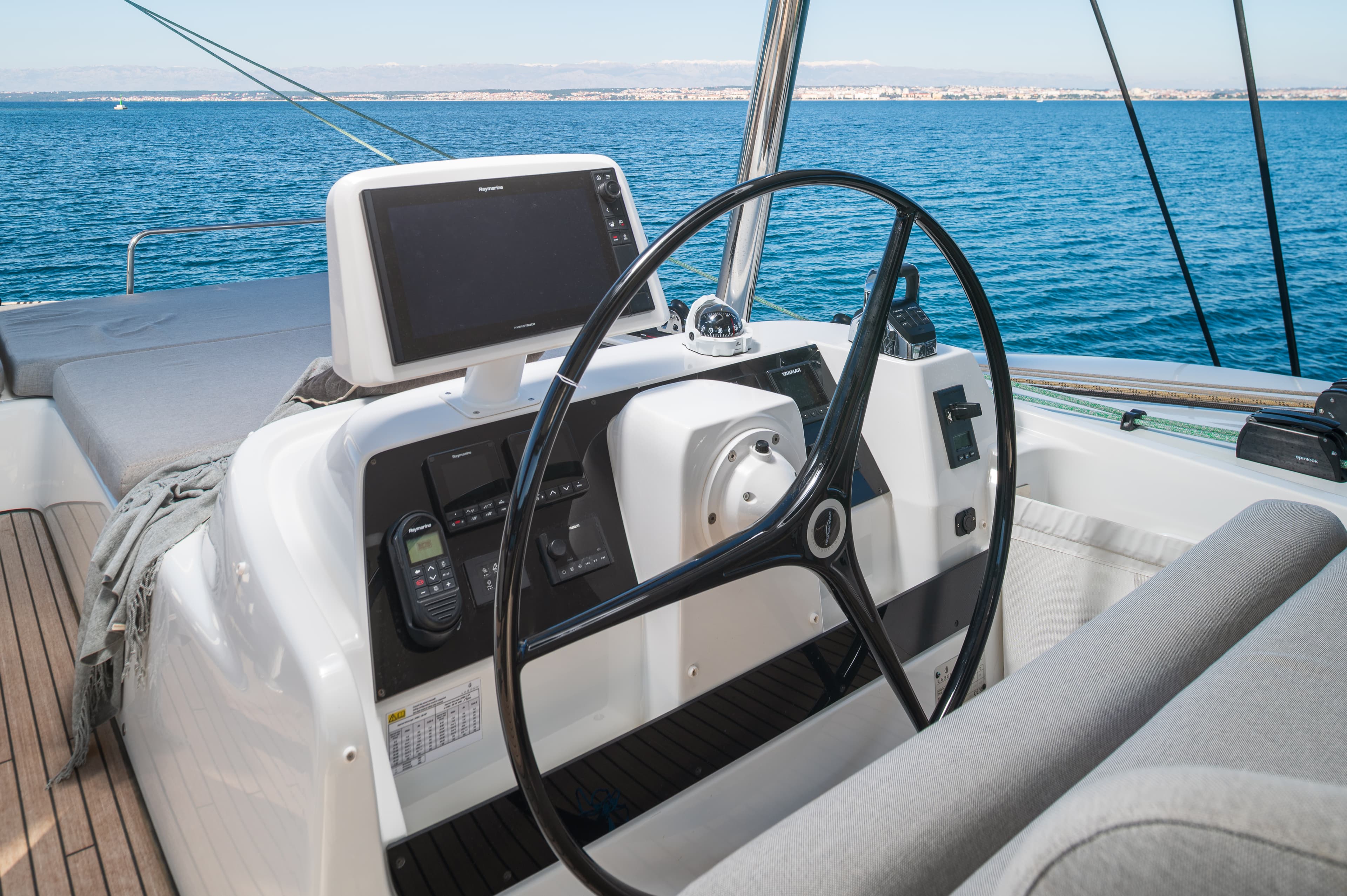 Lagoon 60 - photo 31