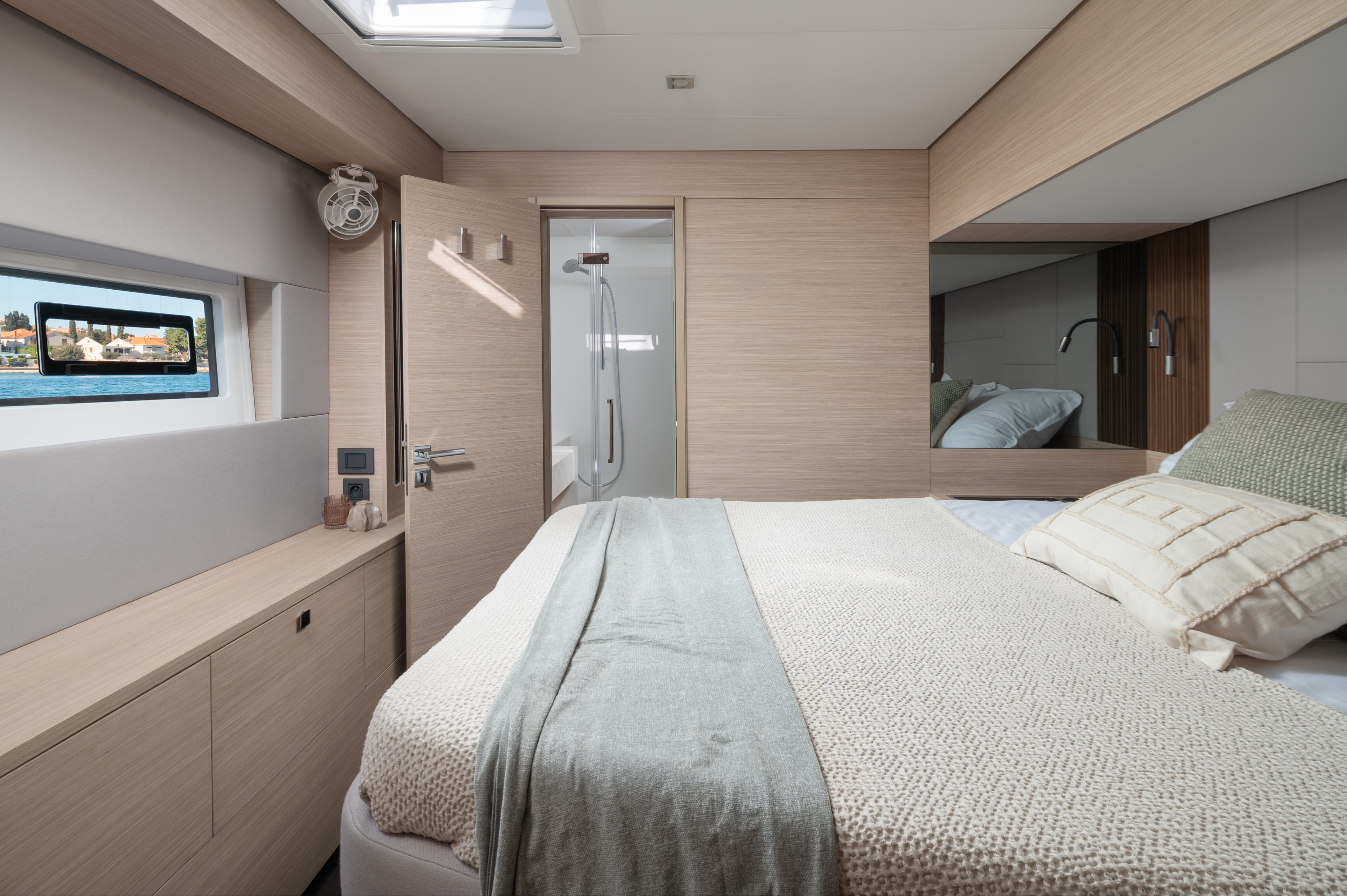 Lagoon 60 - photo 38