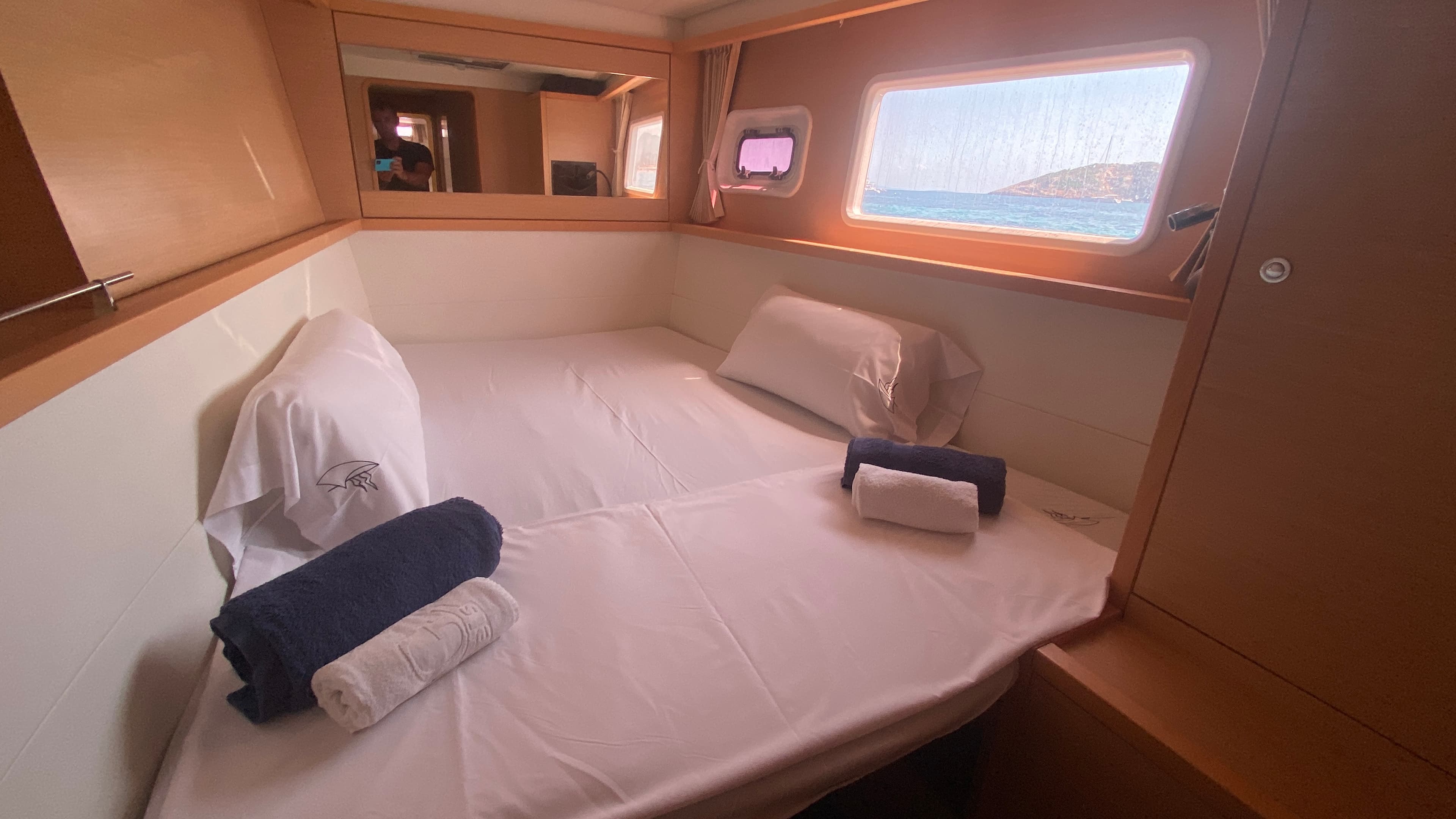 Lagoon 450 Fly - photo 5