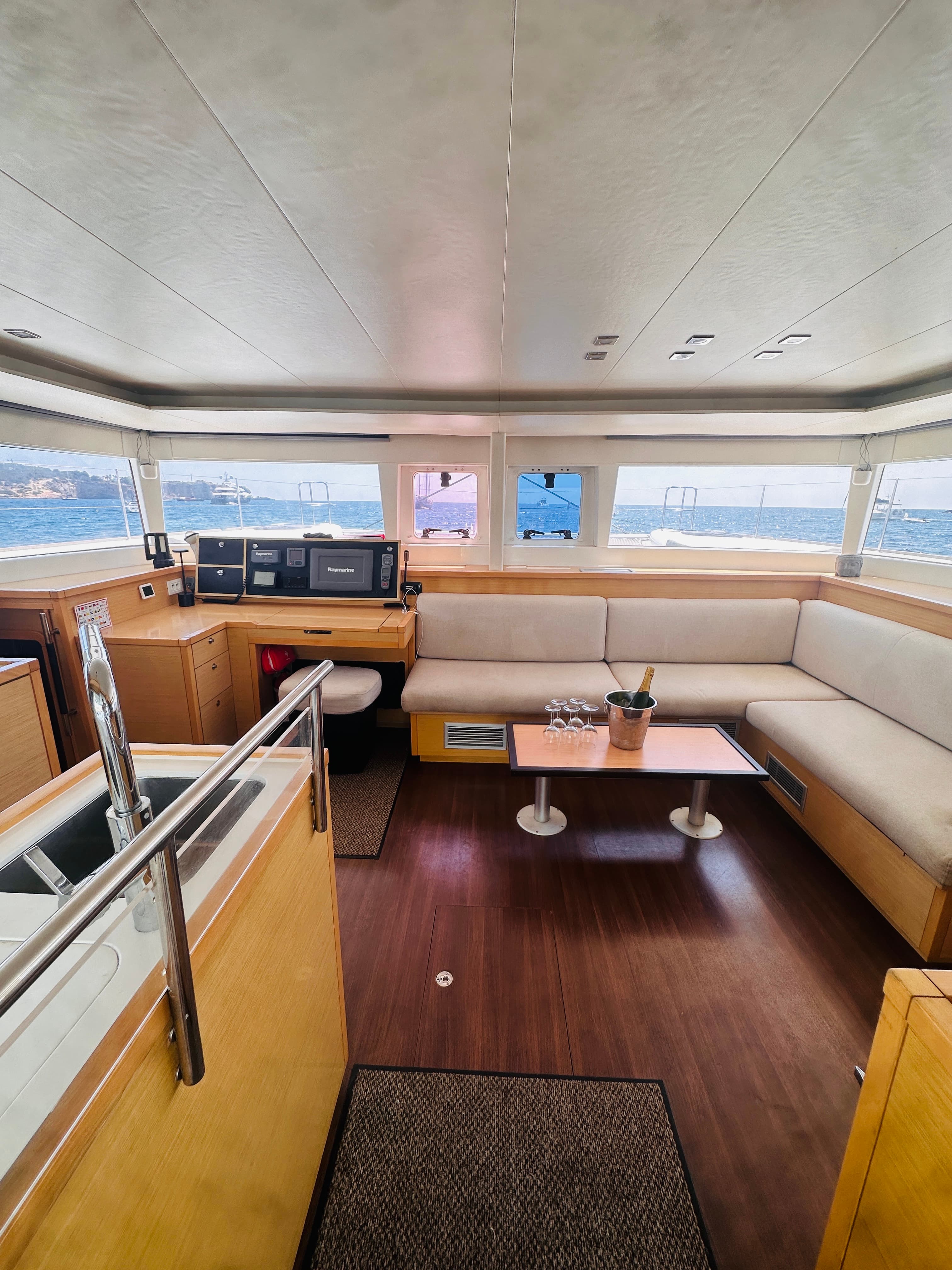 Lagoon 450 Fly - photo 7