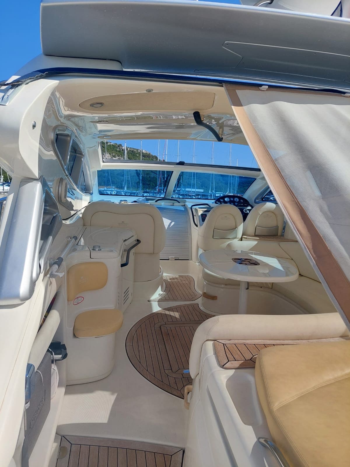 Motoryacht - photo 17