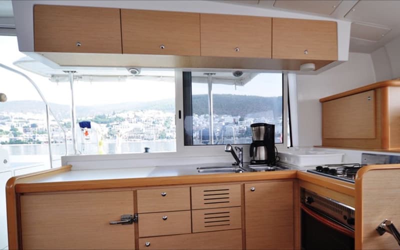 Lagoon 421 - photo 10