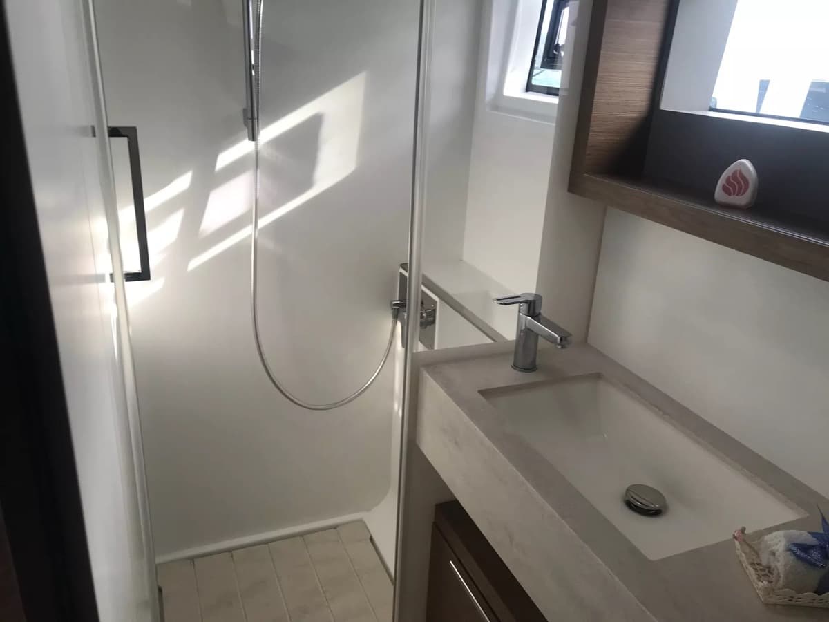 Lagoon 50 - photo 17