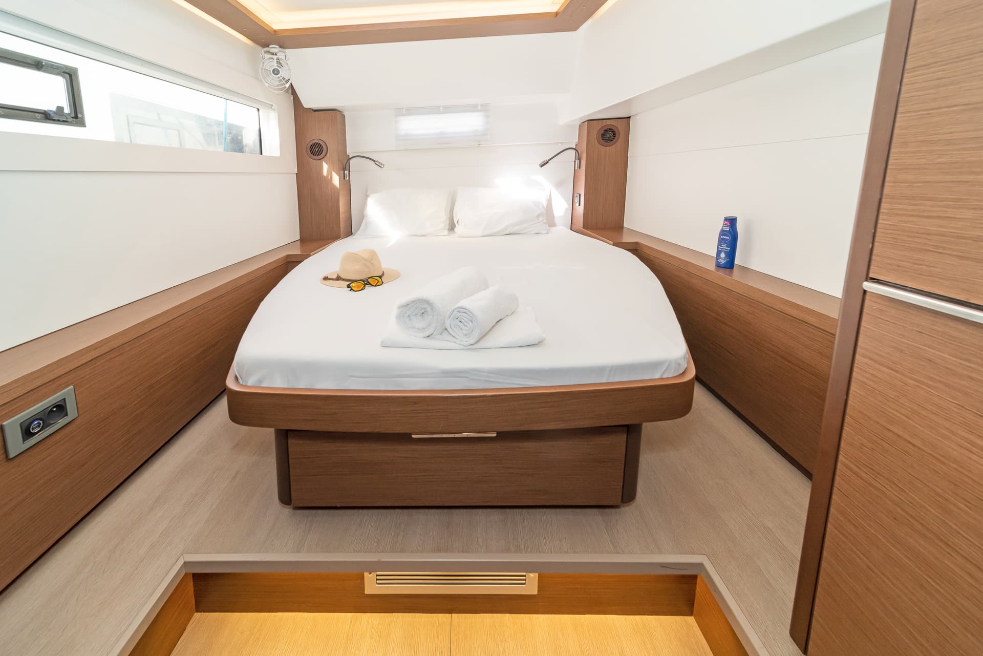 Lagoon 46  - photo 6