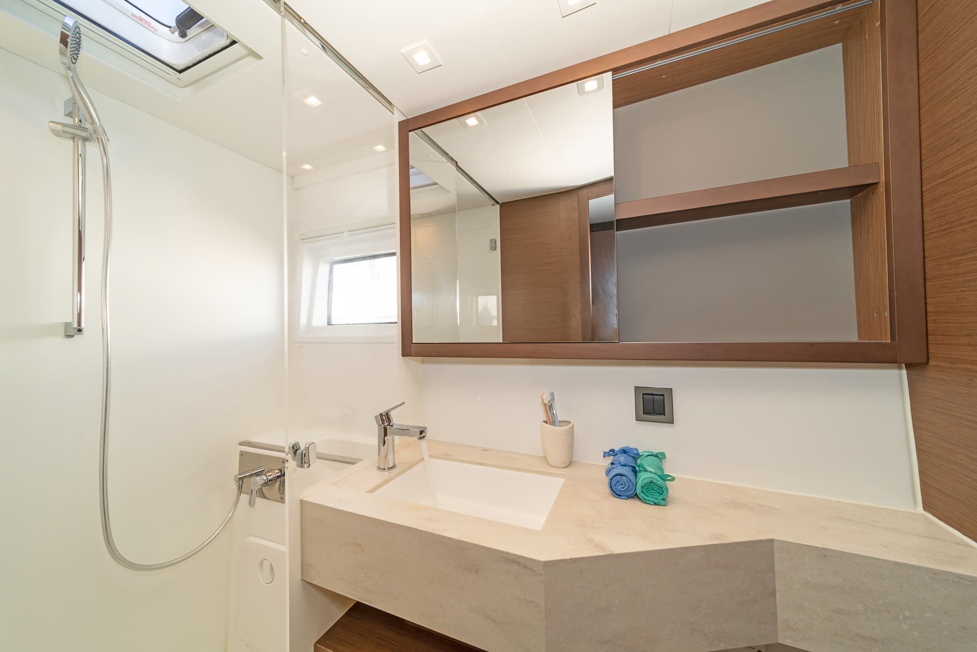 Lagoon 46  - photo 9