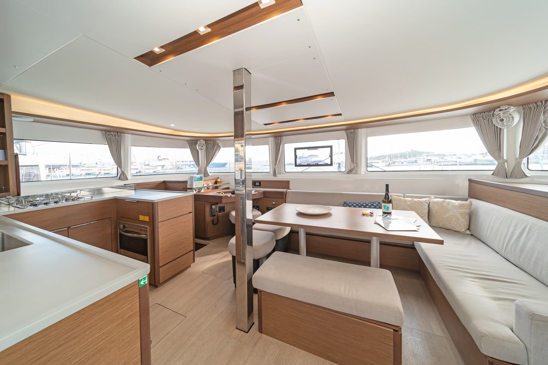 Lagoon 46  - photo 13