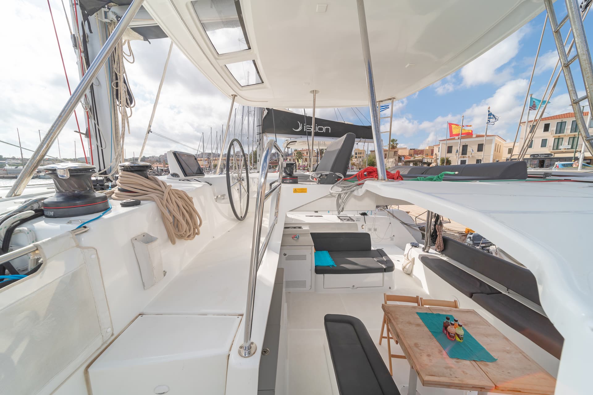 Lagoon 46  - photo 5