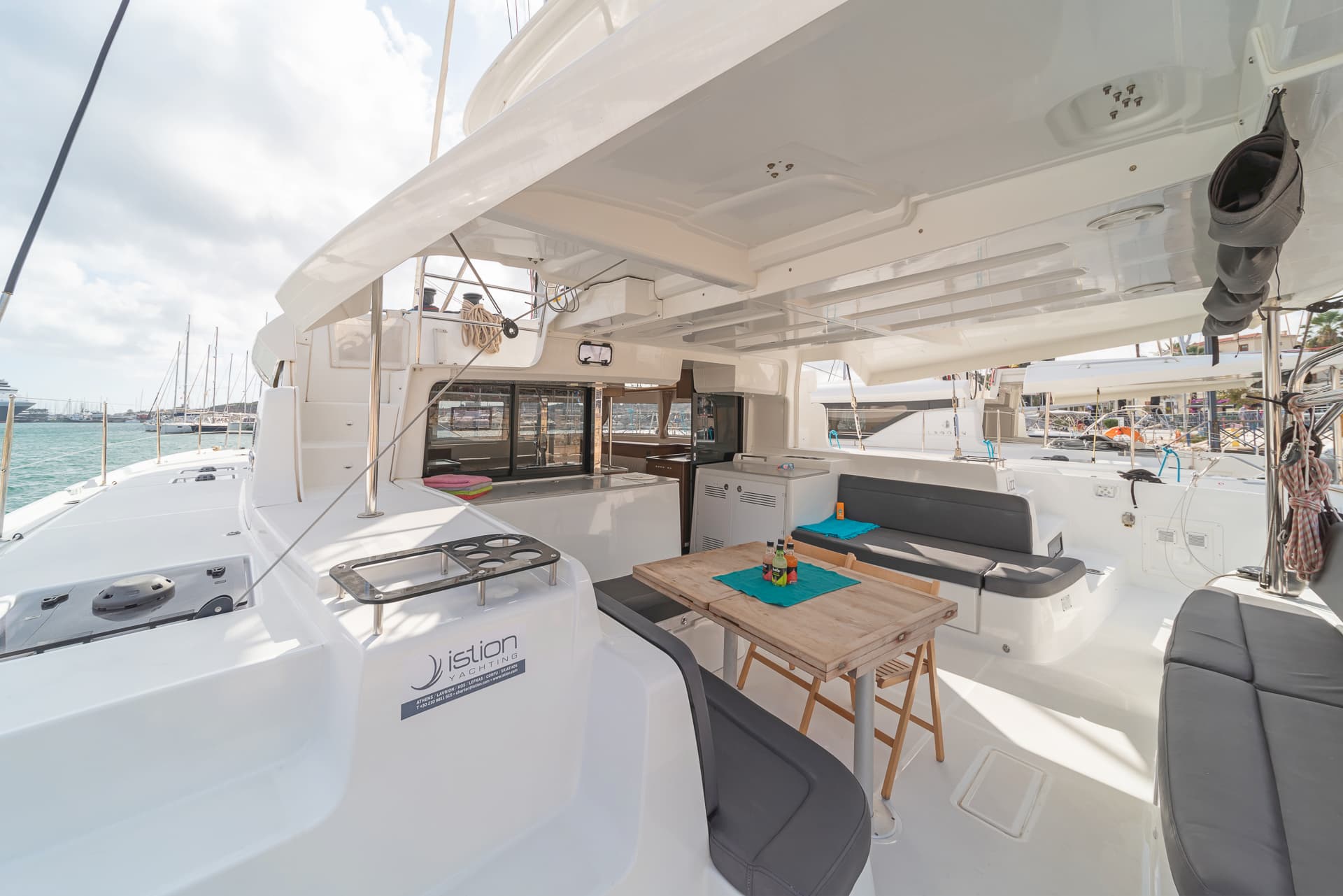 Lagoon 46  - photo 10