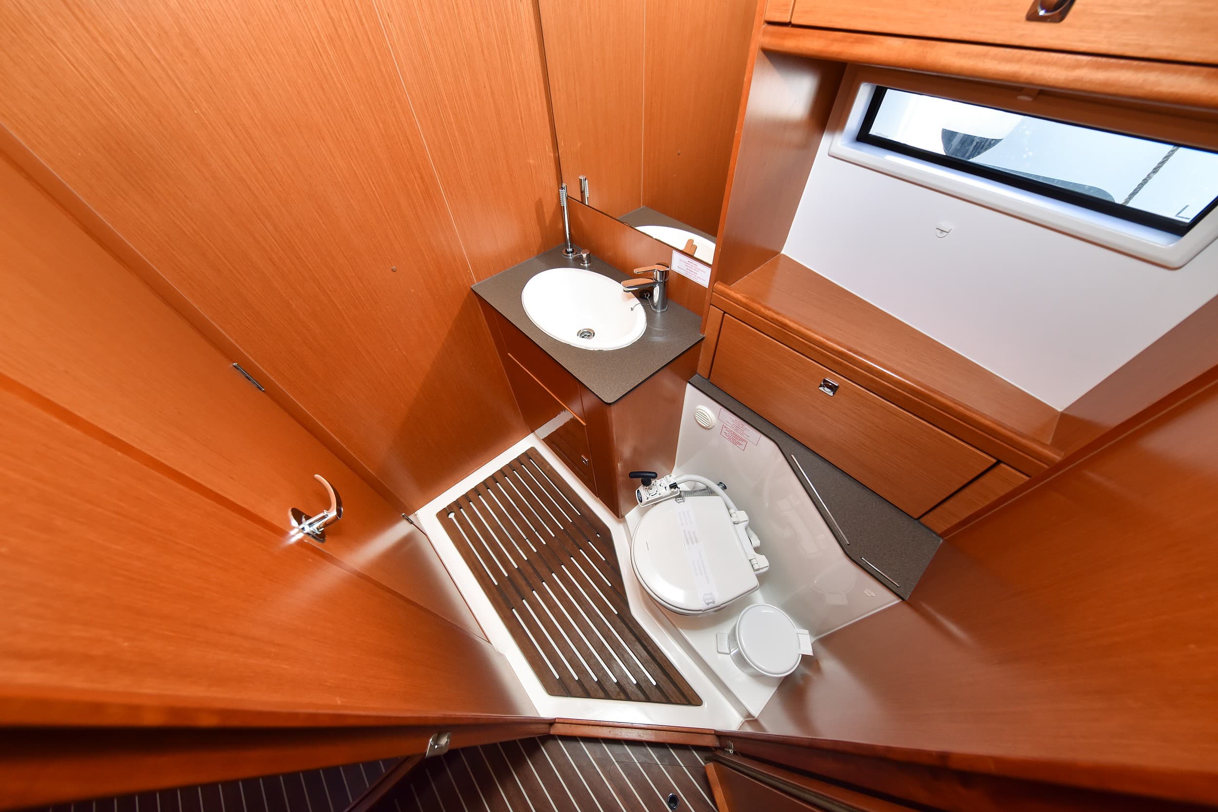 Bavaria Cruiser 56 - photo 6