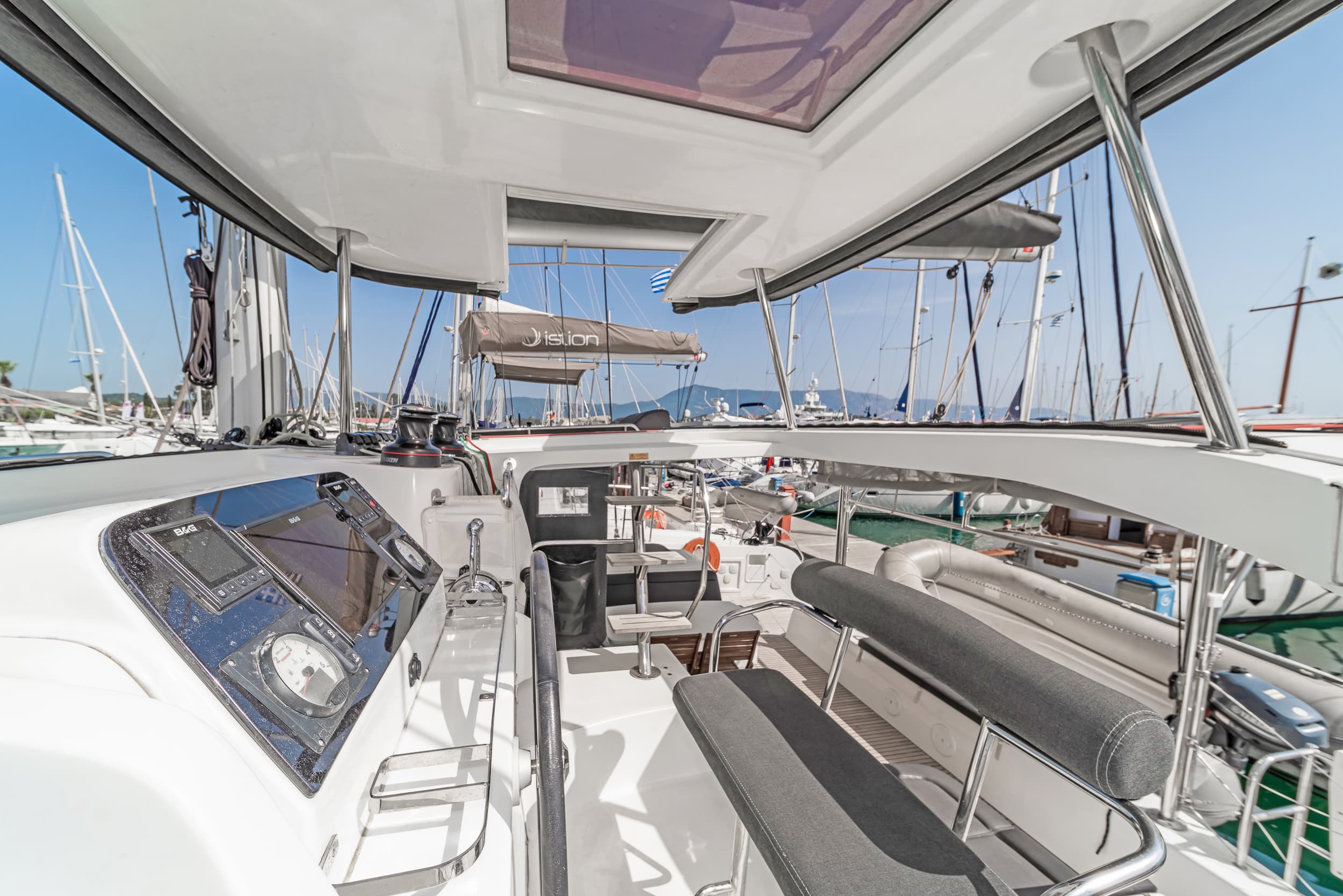 Lagoon 42 - photo 14