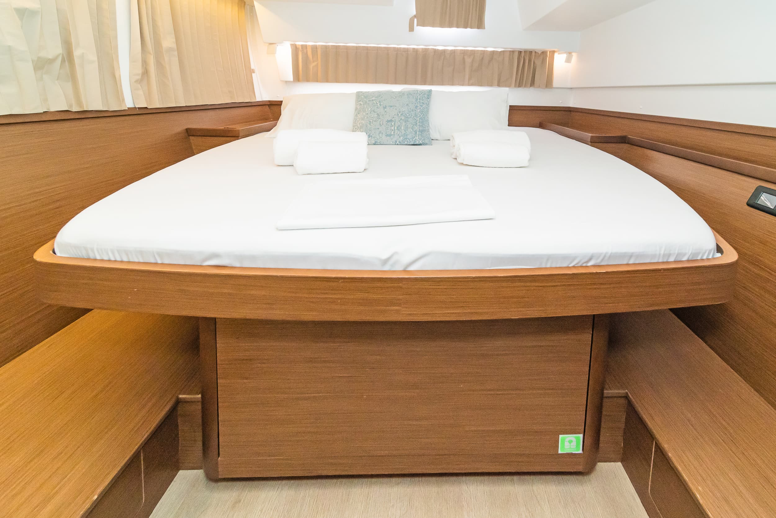 Lagoon 42 - photo 11