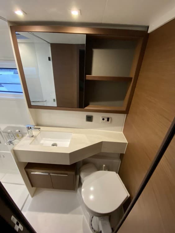 Lagoon 46  - photo 8