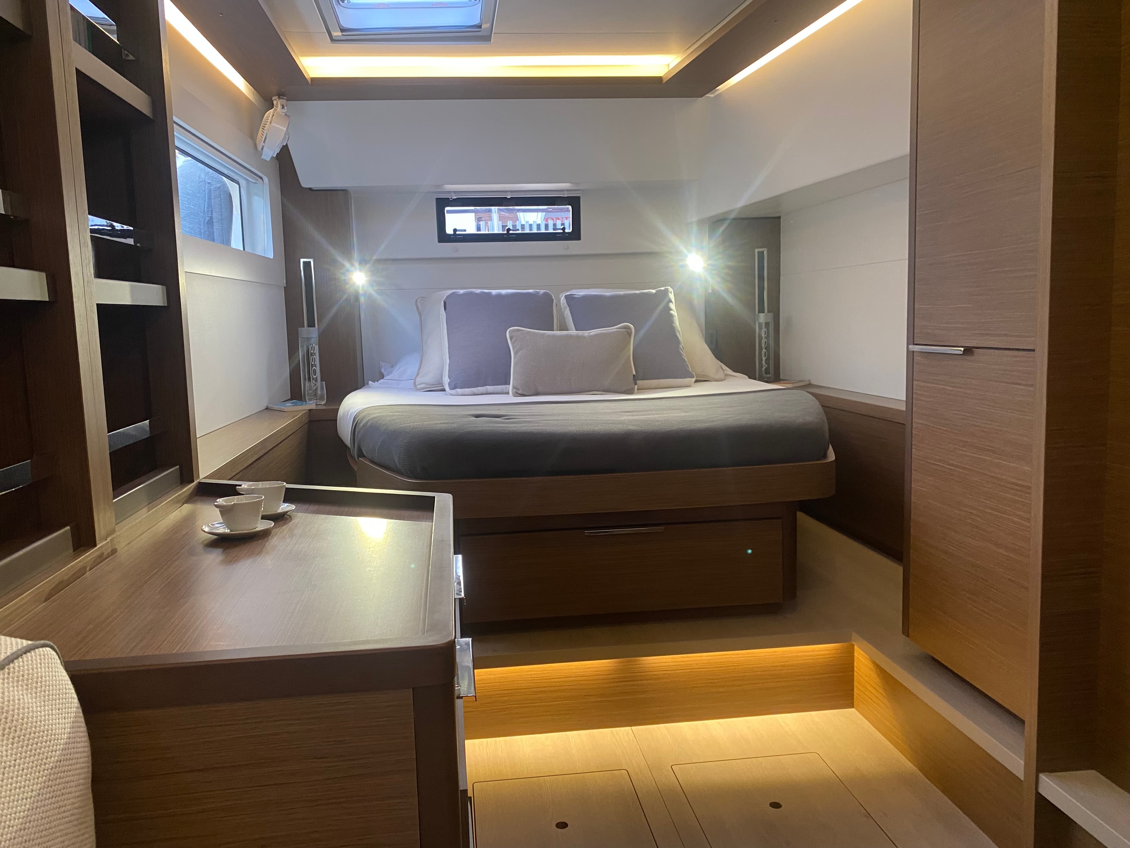 Lagoon 46  - photo 12