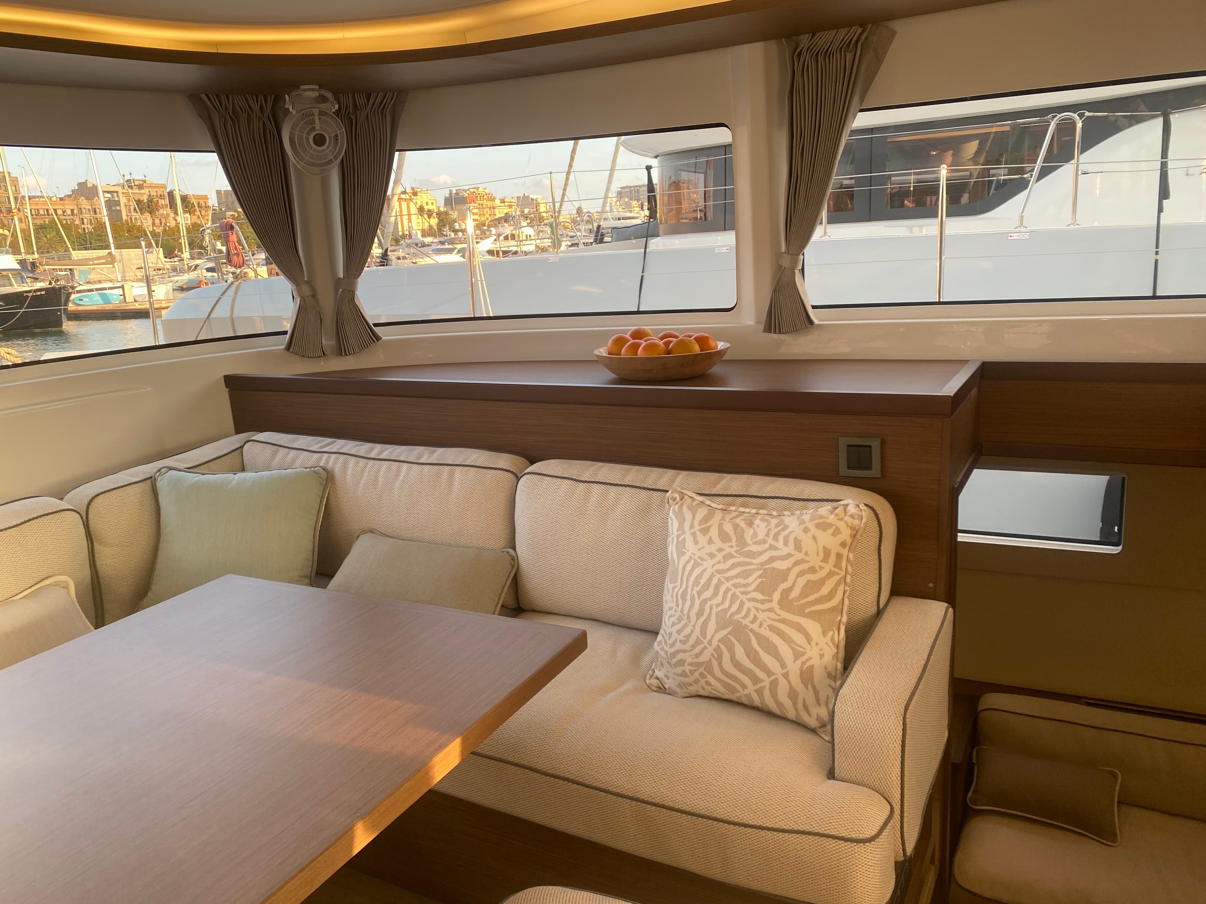 Lagoon 46  - photo 6