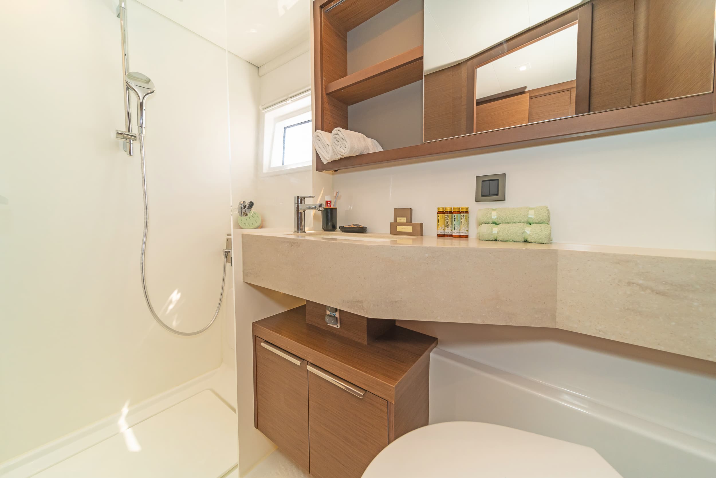 Lagoon 46  - photo 22