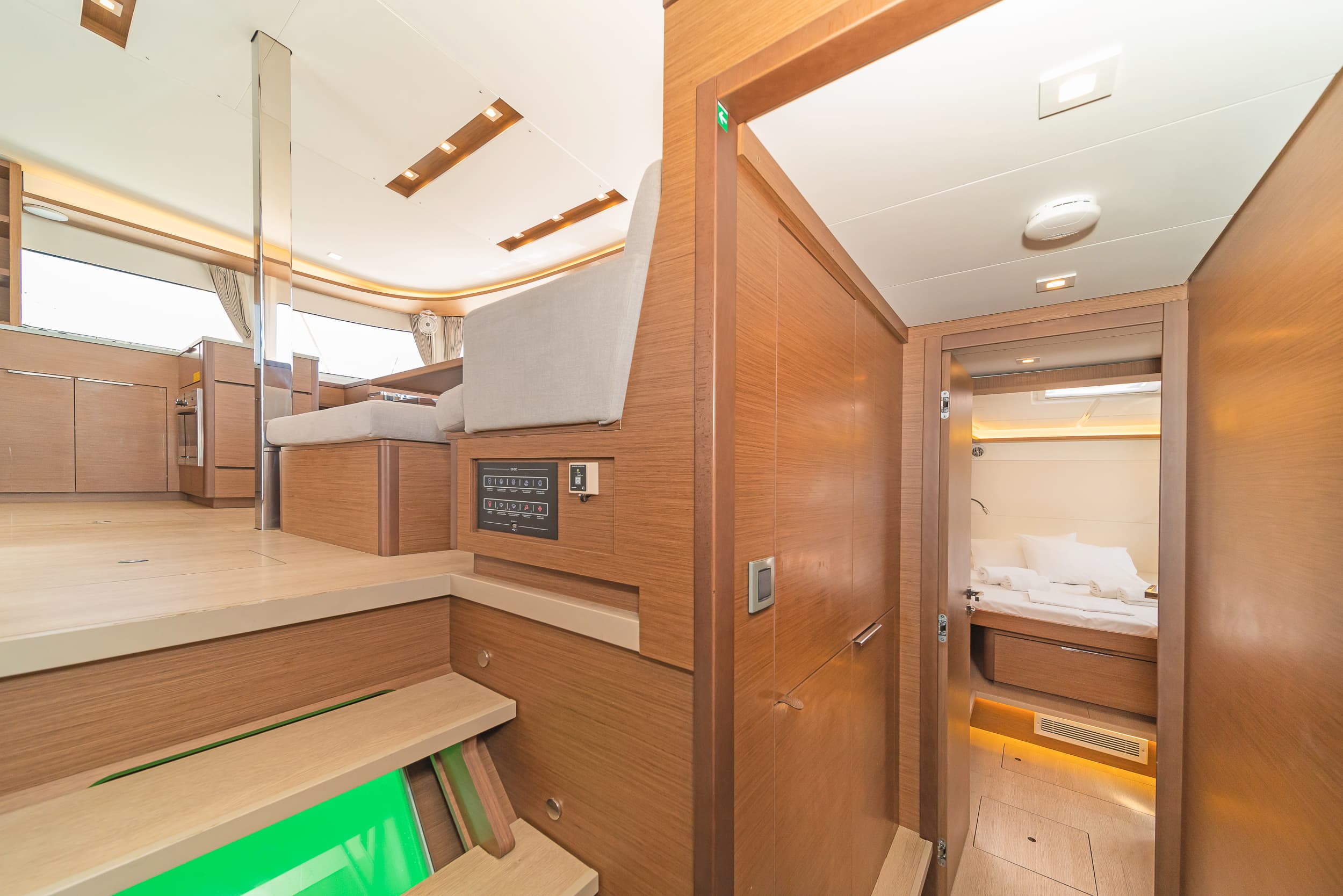 Lagoon 46  - photo 8