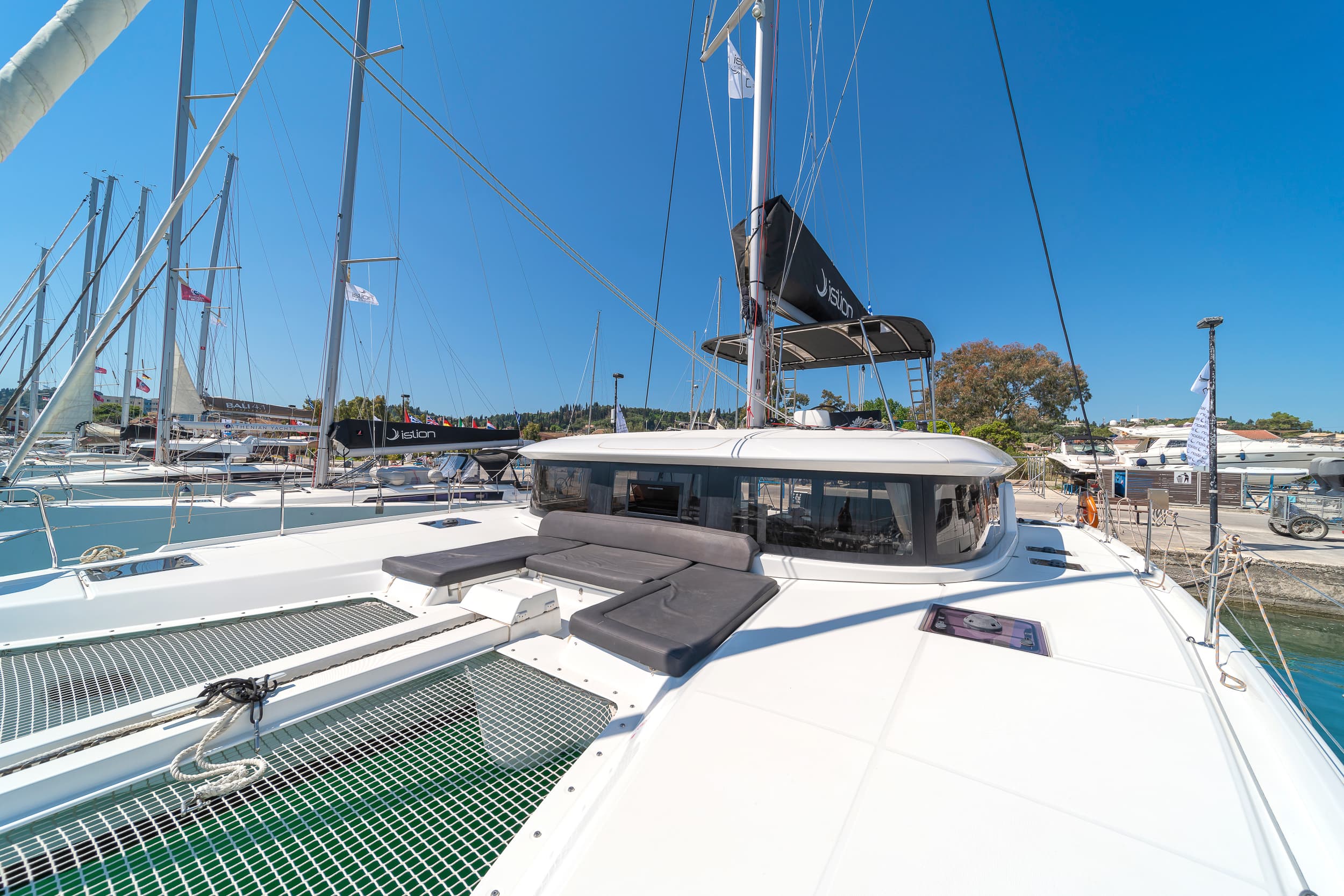 Lagoon 46  - photo 16