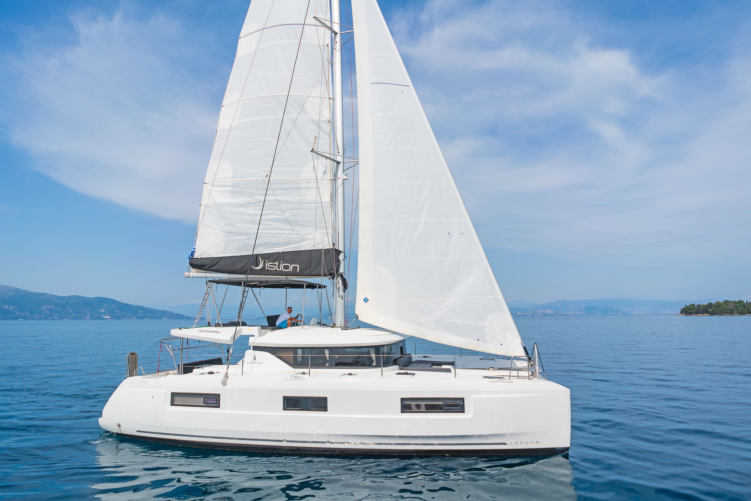 Lagoon 46  - photo 12