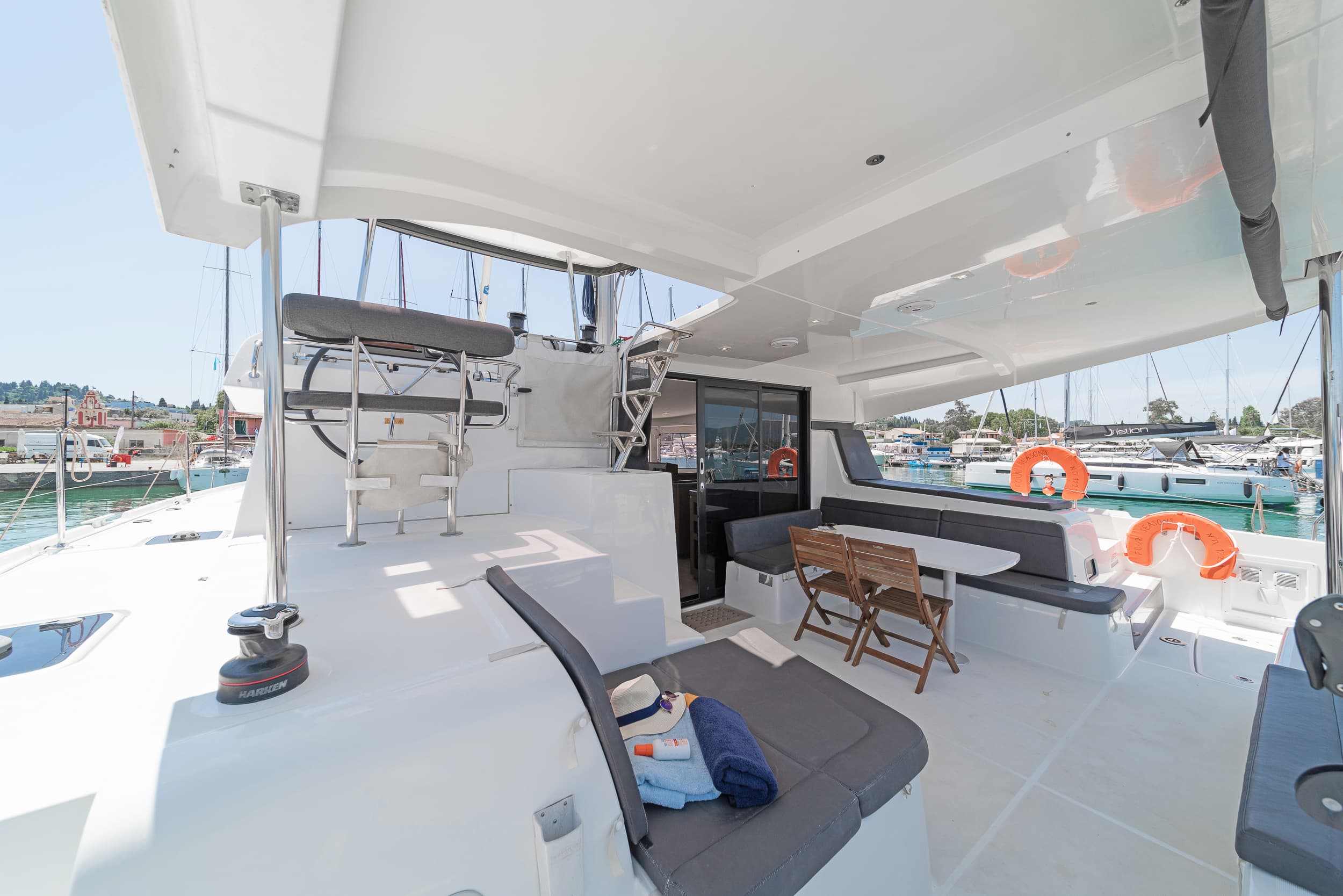 Lagoon 42 - photo 15