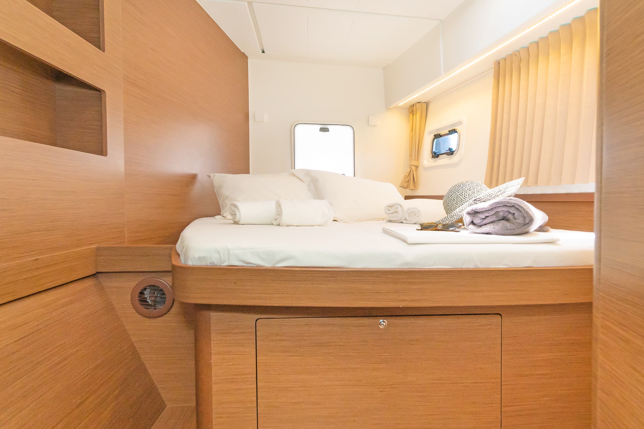 Lagoon 42 - photo 18