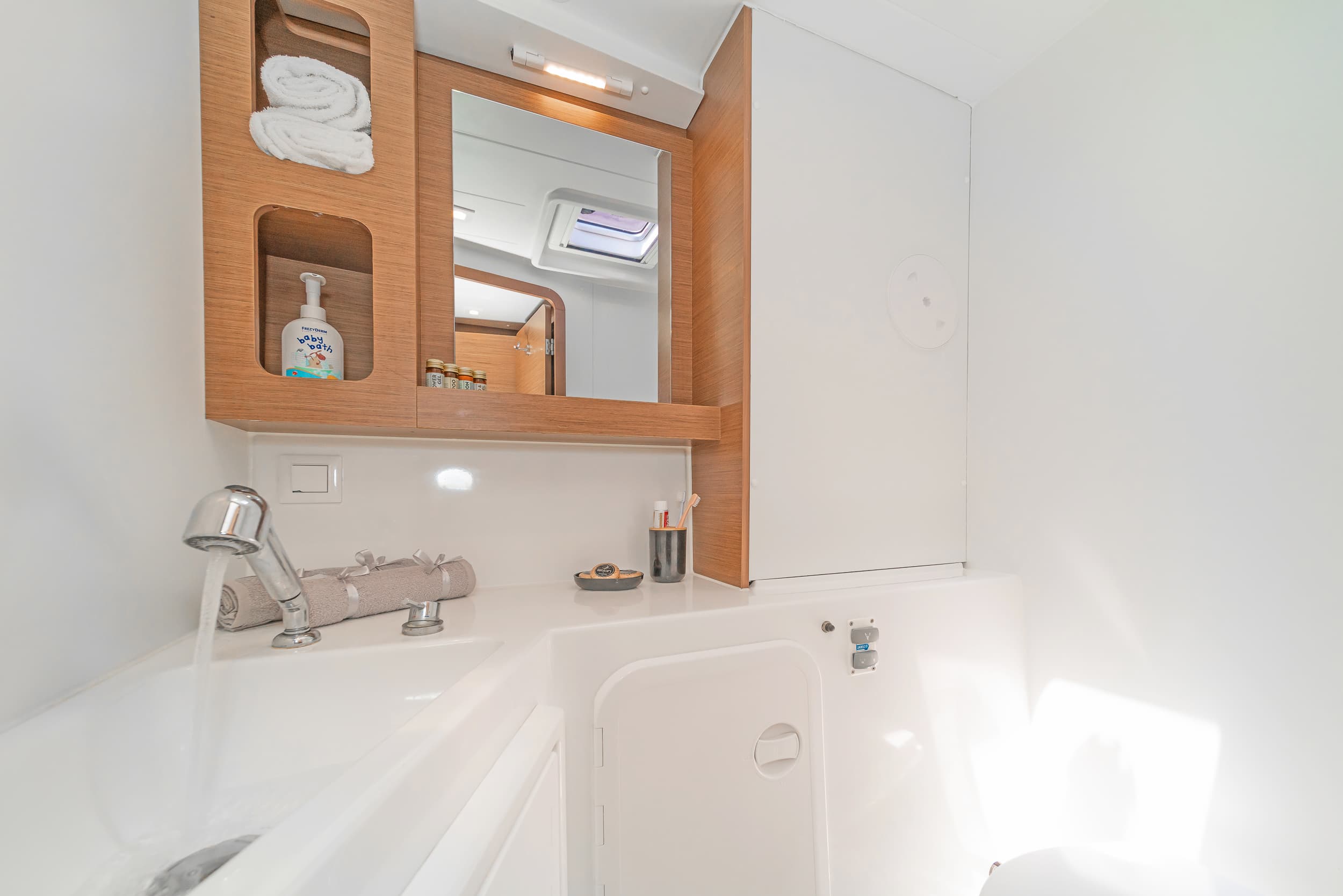 Lagoon 42 - photo 20