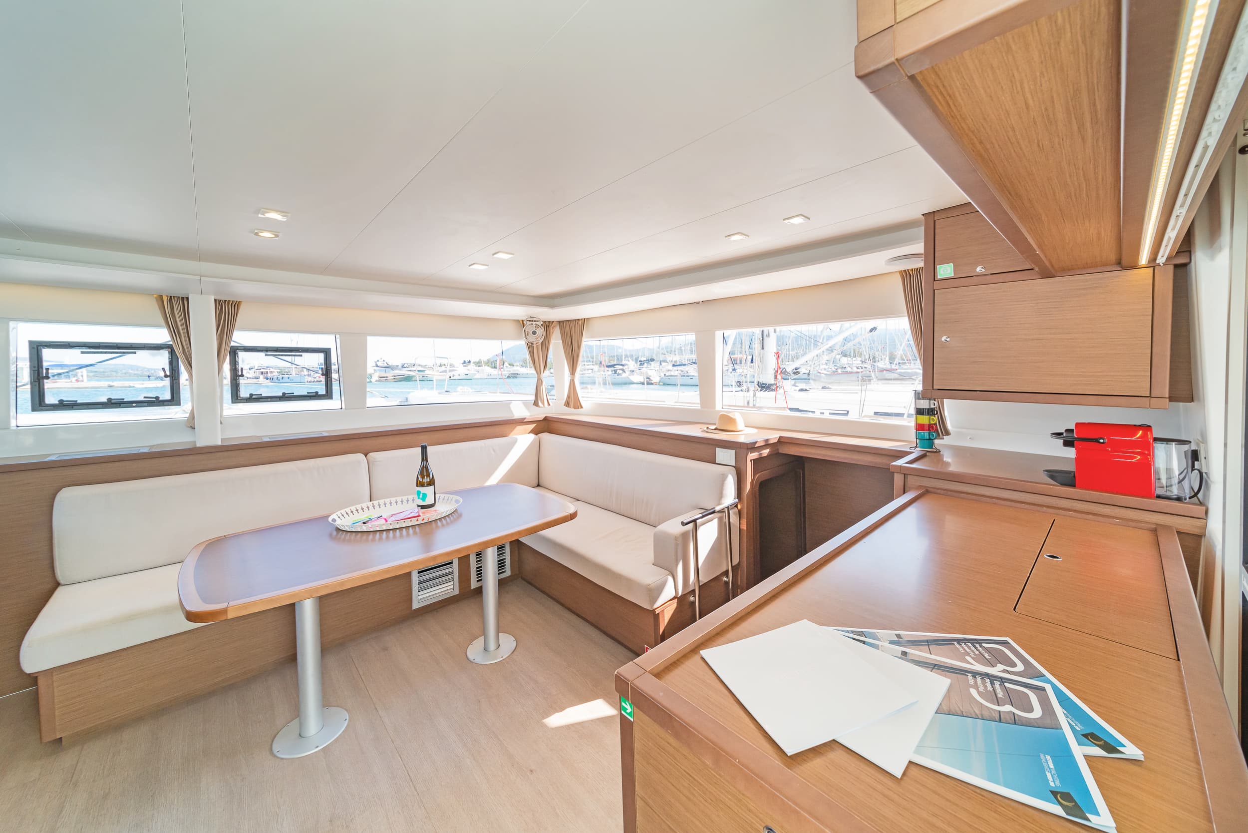 Lagoon 450 Fly - photo 9