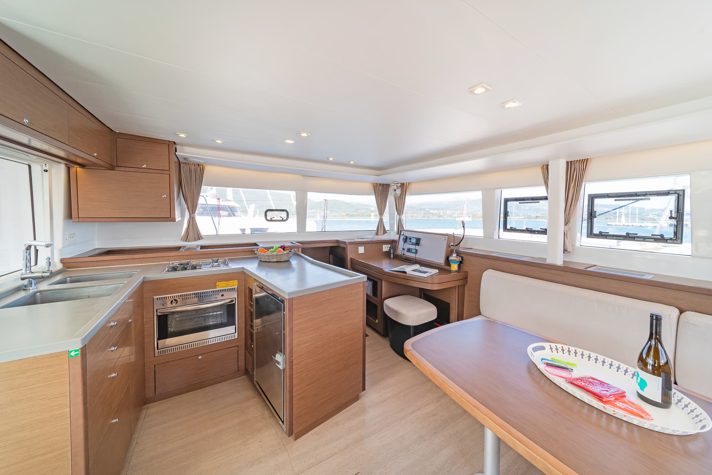 Lagoon 450 Fly - photo 17