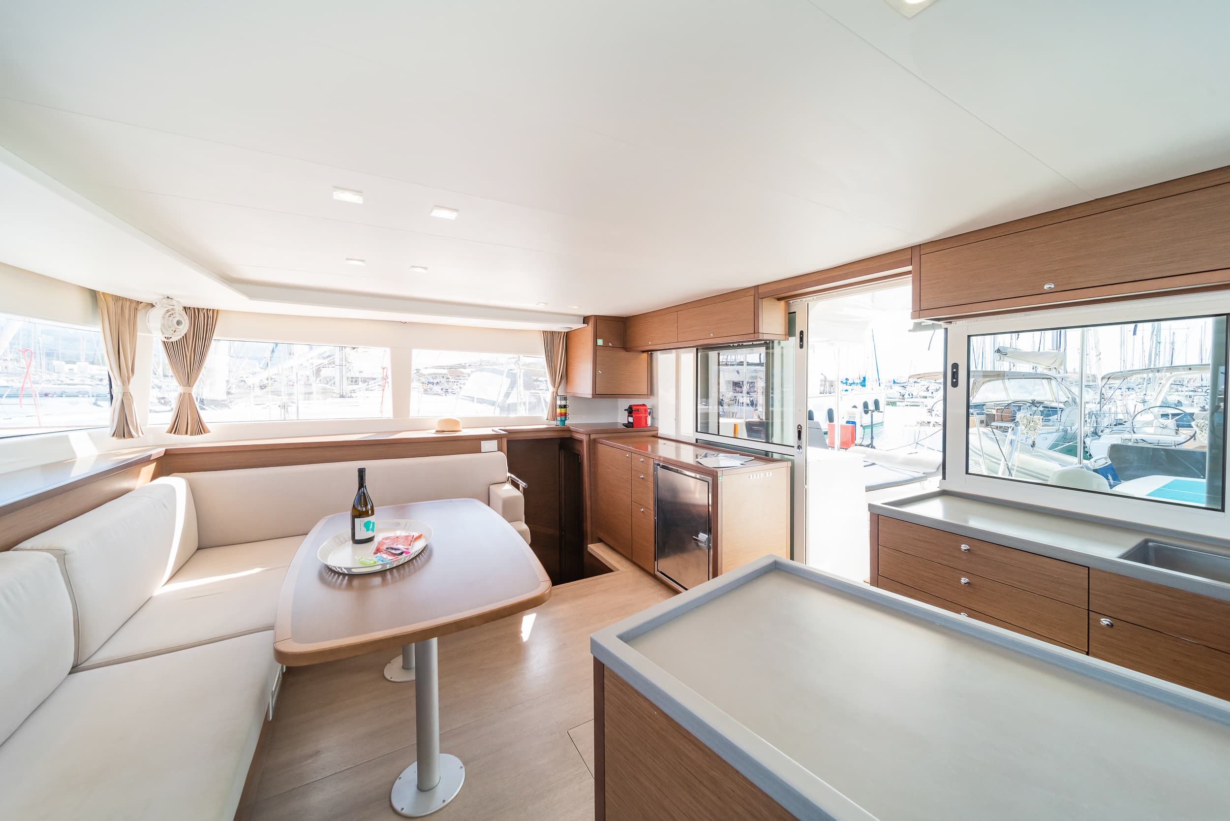 Lagoon 450 Fly - photo 14